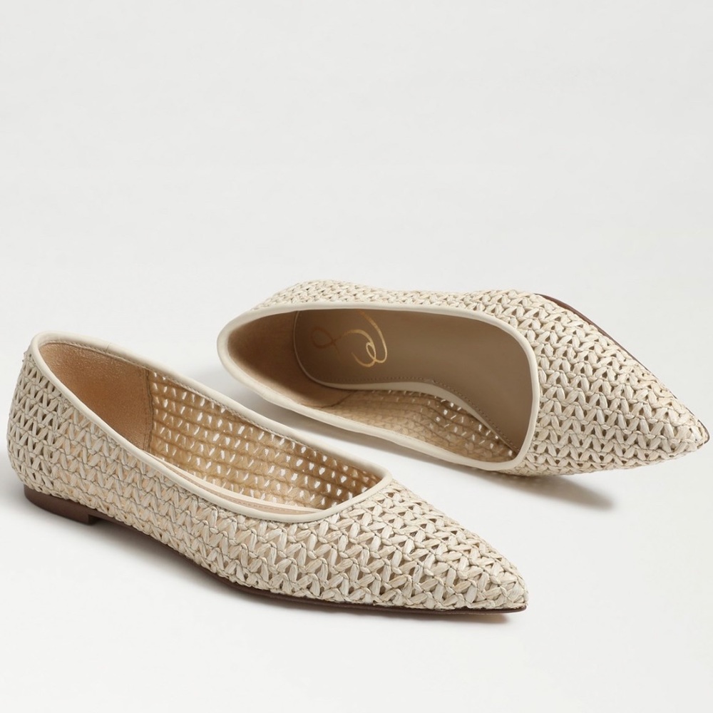 Wanda Pointed Toe Flat